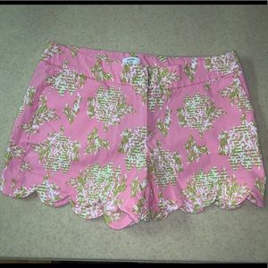 Crown & Ivy Scalloped Women’s Shorts
